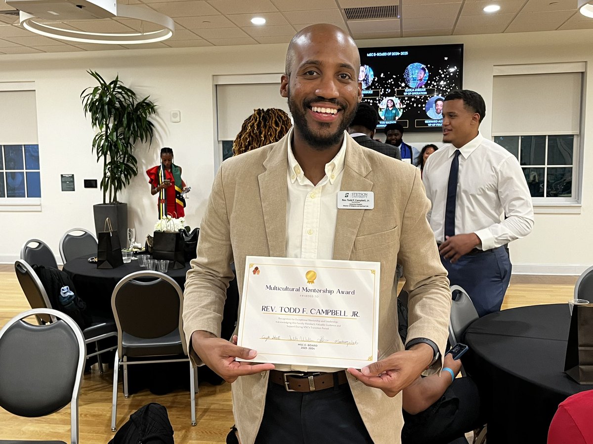 rev_tcj's tweet photo. I get to support and work with some of the brightest students who are changing the world! Honored to know them and to have been awarded the Multicultural Mentorship Award for my guidance and support. https://t.co/Un5ahUwL7x