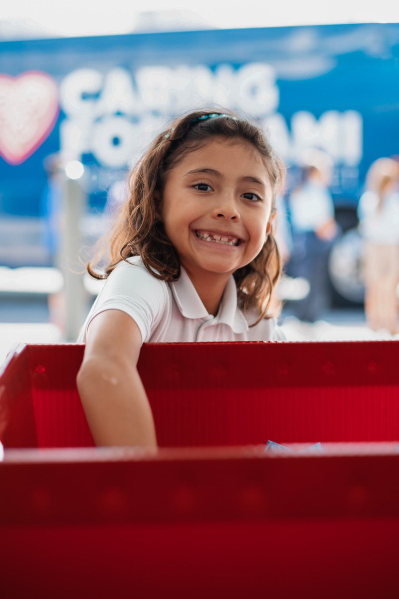 caring4miami's tweet photo. Making a difference, one meal at a time! π We teamed up with CFA kids to pack 250 weekend meals for our Backpack Program. Want to help? Tap the link in our bio! #CaringForMiami #GetInvolved https://t.co/eKtCjtAn8I