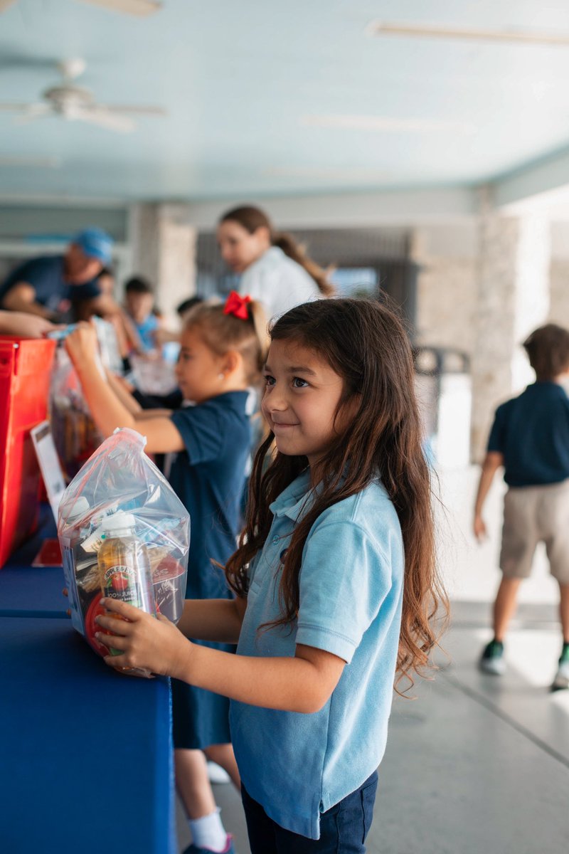 caring4miami's tweet photo. Making a difference, one meal at a time! π We teamed up with CFA kids to pack 250 weekend meals for our Backpack Program. Want to help? Tap the link in our bio! #CaringForMiami #GetInvolved https://t.co/eKtCjtAn8I