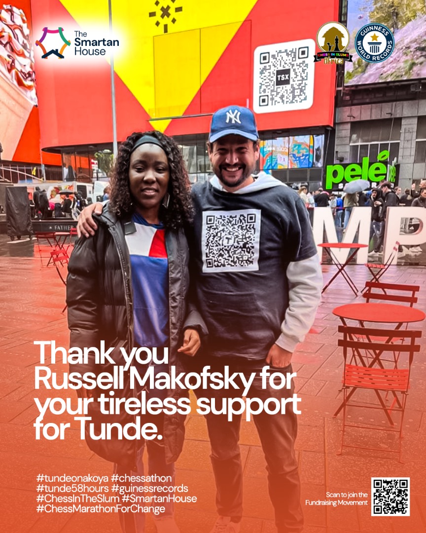 Let's show some love to Russell Makofsky, the Mastermind of @thegiftofchess . What a man ! He has engineered a love revolution at the Time Square . Thank you Russ for the incredible support for @Tunde_OD . Repost for Russ. #ChessMarathonForChange #TundeChessMarathon