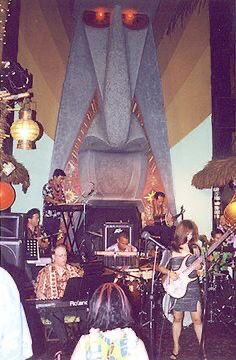 JoshLipnik's tweet photo. Vintage photos of the Kahiki Supper Club in Columbus, OH https://t.co/CI307bSycA