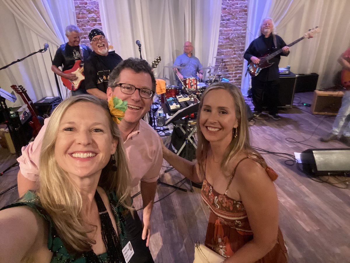 LindsayCrossFL's tweet photo. Such a joyful evening supporting Creative Clay! Cooper had his portrait drawn by Chris, I bought a guitar painted by Ashton (& jumped up w/ the band), danced with JJ and reconnected w/ Leadership St Pete friends -Tim on ๐ฅ. My โค๏ธ is full!
#creativeclay #cooperandcross #artists https://t.co/taaeiDb9tU