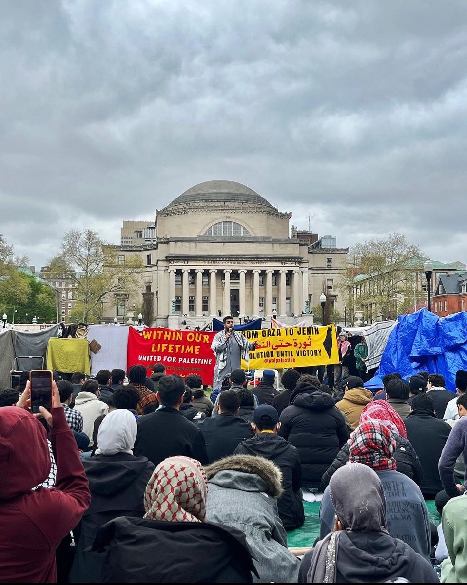 myeshachou's tweet photo. a sabbath and jummah both held together on the same day on the same ground🫶🏽columbia is giving us a piece of what a liberated palestine free from apartheid would look like🥹 https://t.co/XEmYqzZ5Fb
