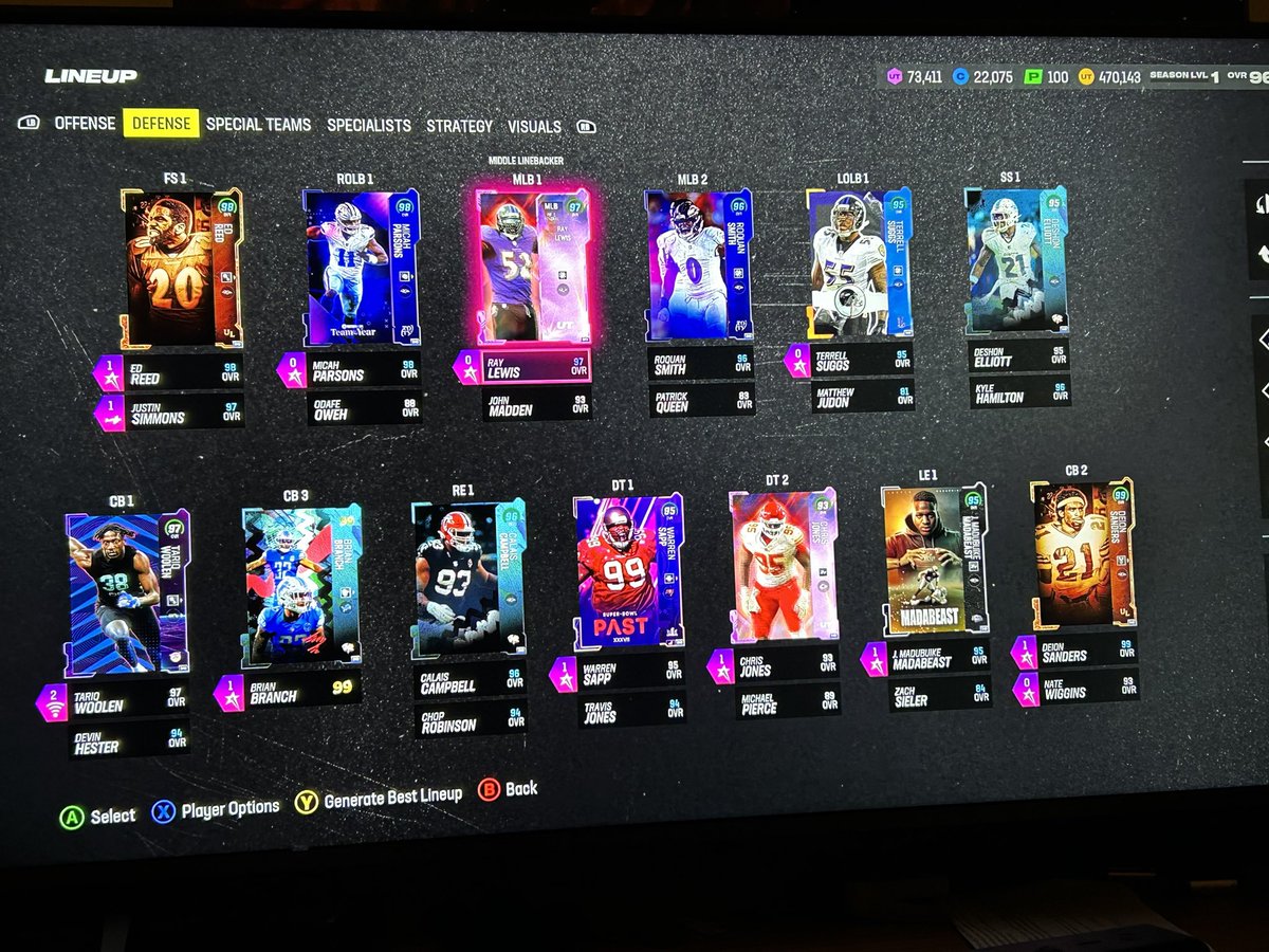 D_white5853's tweet photo. @FerdyHK 50/50 ravens, Colts O, Raiders D, have 470k to work with, any suggestions. https://t.co/4QbNmPeqhk