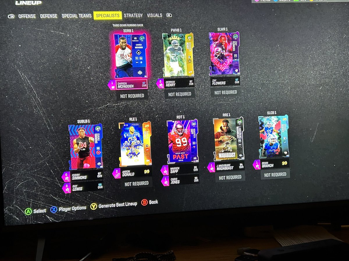 D_white5853's tweet photo. @FerdyHK 50/50 ravens, Colts O, Raiders D, have 470k to work with, any suggestions. https://t.co/4QbNmPeqhk