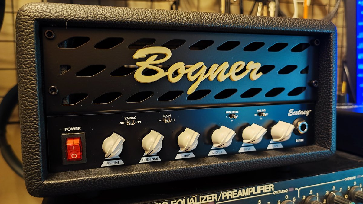 aquablue1959's tweet photo. MNGは伝染します
っていうわけでうちにもBogner入りました
ってかコレ良いですよ。
この前のスタジオ会合くらいならコレで十分遊べます🎸
もっと早く買っとけば良かった☀
#MNG
#Bogner
#EcstasyMiniHead https://t.co/w7KWTwZ28s