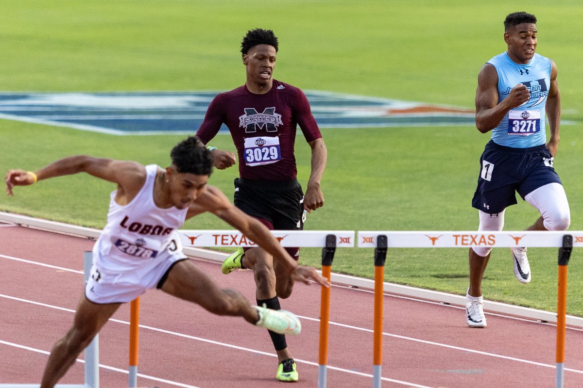 Track and field leaders (4/16)

Boys 300 hurdles 🦘💨

-Cameron Bates, Mansfield Timberview, 37.03
-Ja'Shaun Lloyd, Corsicana, 37.33
-Ryan McMeen, Aubrey, 37.35

Full leaderboard: dallasnews.com/high-school-sp…