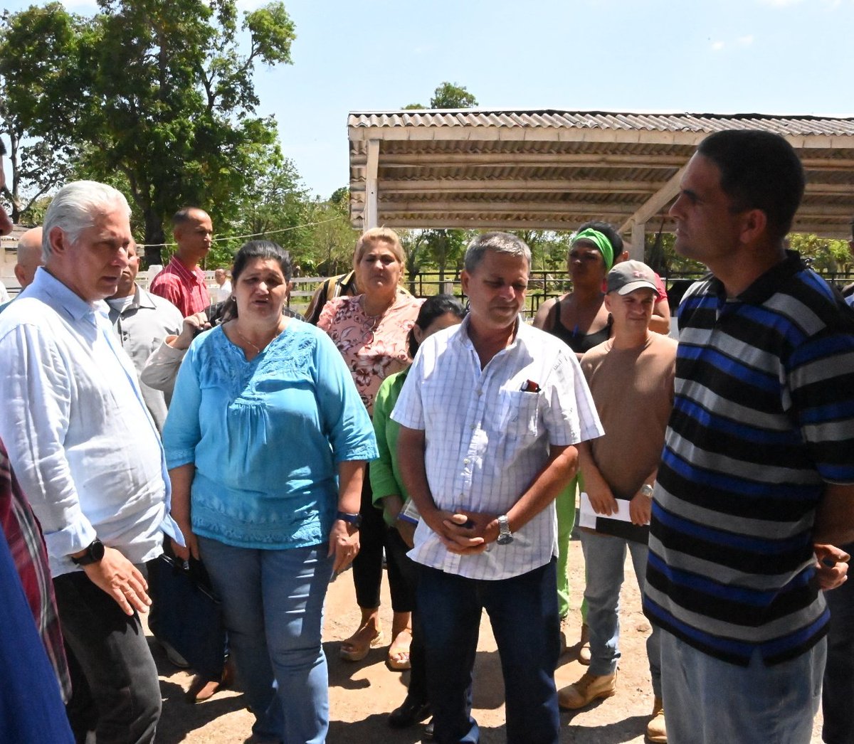 En mi #Caimito natal estuvo este jueves la máxima dirección del <a href="/PartidoPCC/">Partido Comunista de Cuba</a>, donde sustuvieron encuentros con colectivos laborales y el pueblo. La Empresa Pecuaria Genética Los Naranjos fue un proyecto de #Fidel que cumple 60 años.