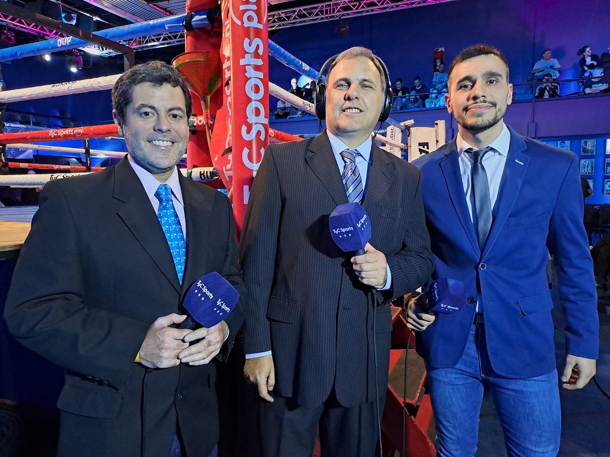 tuchojurnet13's tweet image. ¡Poné @BoxeoDePrimera ! 🥊 El explosivo Alan Crenz + título sudamericano femenino ♀️🏆 ¡Te esperamos con @SergioChiarito y @GermanRiesco ! #BoxeoDePrimera