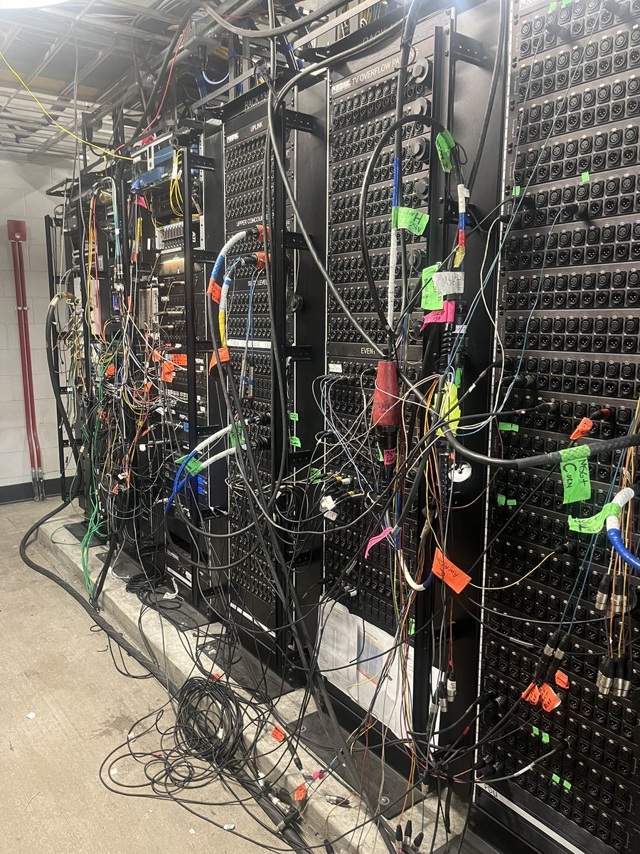 liveeventslisa's tweet photo. It’s crazy to me that there are people in the world who know what all of these wires mean 🤯 #tvcompound https://t.co/Nrn1txpGQI