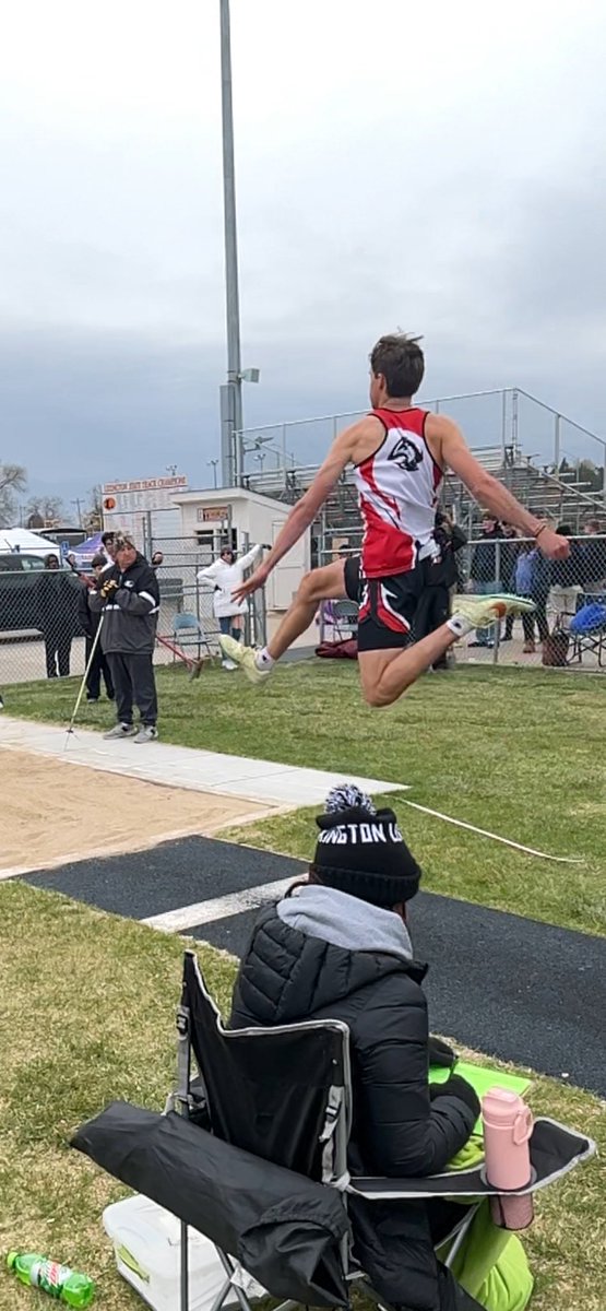 Evan Mai is a Don Bader Invite  double  🥇🥇winner! Long Jump 21’10 Triple Jump 42’10 1/2! Nice job Evan #McCookBison #jumpsquad <a href="/PrepRunningNerd/">Prep Running Nerd</a>