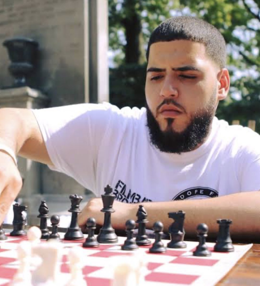 Meet Shawn Martinez! He is the one Tunde Onakoya has been playing against since the attempt of breaking a Guinness world record in chess started.♟️ Well done Shawn, and thank you.💪🏾😍