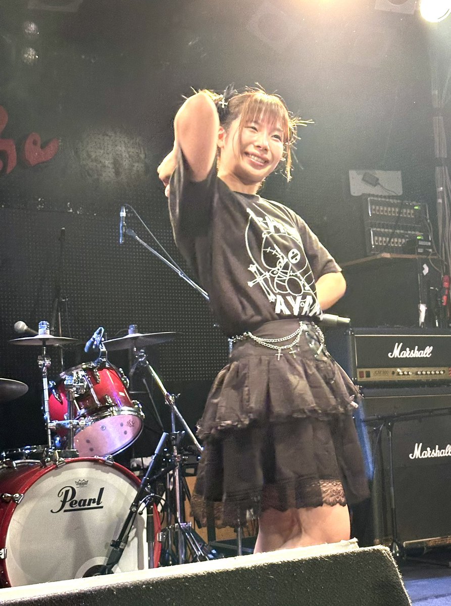 The 1st performer of this tipping gig at #Hiroshima_Cave_Be was her, Ms. #Tashima_Ayaka, Ex #Kitsune_De_Koncon. 昨夜の ライブハウス、#広島CAVE_BE 独立1周年記念投げ銭ライブ 最初の演者は、元　#きつねでこんコン #田島綾夏　氏