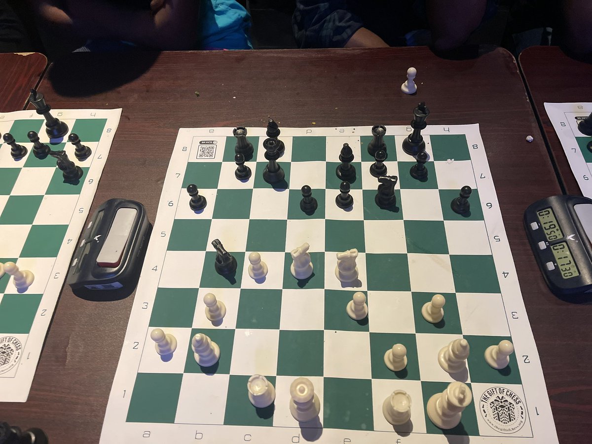 ojoobabusolami's tweet image. World record broken.

We can truly do great things from small places ❤️.

@Tunde_OD @chessinslums you did this, you brought it home and defied all odds. 

Dear dreamers, your dreams are very valid, all of it.

#ChessMaratonForChange 
❤️