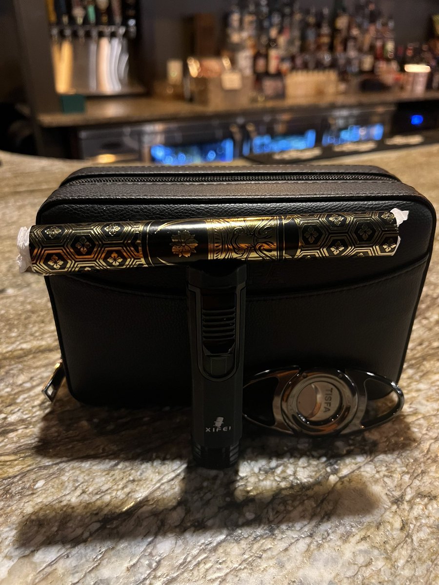 D_To_Tha_J's tweet photo. Tonight it’s a Room 101 Daruma LTD ASF @room101cigars @xifeicigartools @CigarsWilde #Room101Cigars #ShadowArmyCo #Room101DarumaLTDASF #WildeCigars #XifeiCigarTools #CigarLifestyle #CigarCulture #CigarSociety #CigarOfTheDay #SmokeClassy #BOTL #SOTL #CigarEnvy #PSSITA #CigarsWithMe https://t.co/CXA2uANfCe