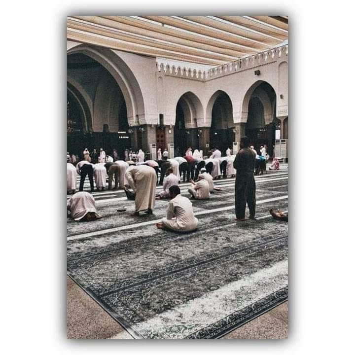 "کچھ لوگ جمع ہوئے، اور یہ تذکرہ کرنے لگے: کہ سب سے افضل نعمت کونسی ہے؟ تو ایک شخص نے کہا:  "ہمارے گناہوں کا ایک دوسرے سے چُھپے رہنا!"🥰🥺 🌹🌹