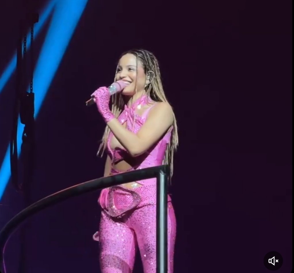 tinigreeicyemi's tweet photo. PINK Y LILA💖💜=BARBIE POP STAR
2 SOLAMENTE 1 MUJER= EMILIA MERNES
#emimernes #emiliamernes #mernes #mp3tour #emimp3 https://t.co/yRuXoRjnO5