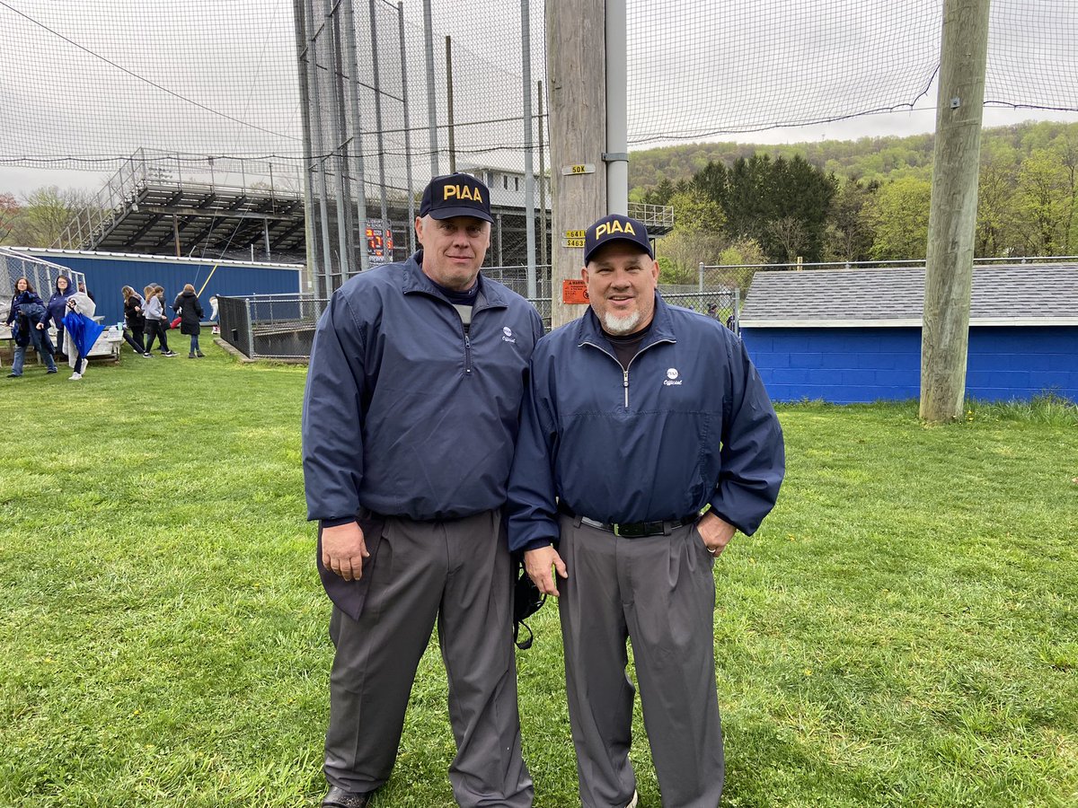 Thanks to Glenn Deppert and Paul Prelovsky for umpiring our varsity baseball game today! We appreciate it!⚾️👏👍 #yoursalisbury @mystlukes #PIAAOfficials @PIAASports @PIAADistrictXI @Colonial_League