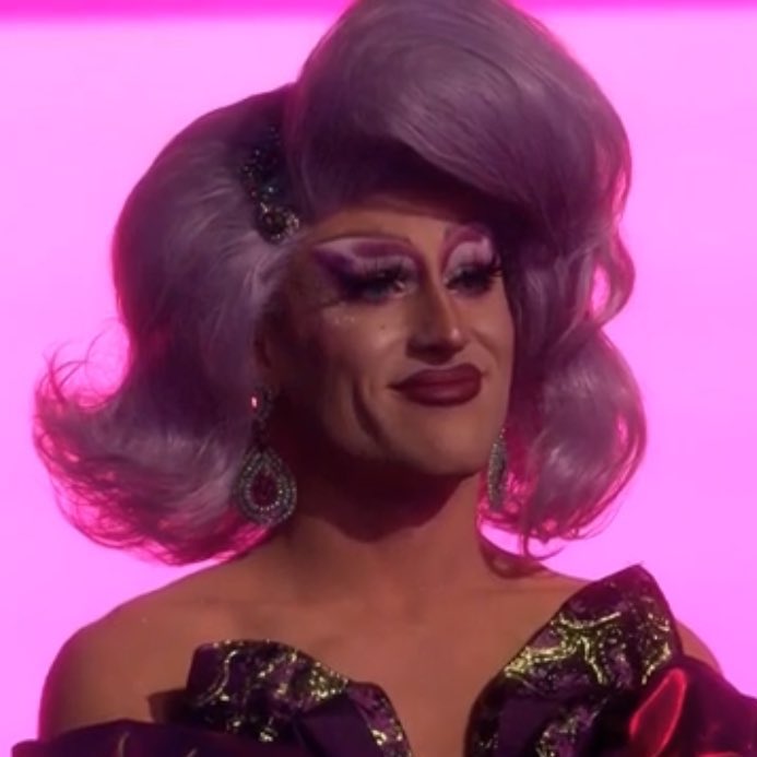BlazesAccount's tweet photo. Nymphia winning                  Sapphira losing #DragRace https://t.co/zTAmzKjSga