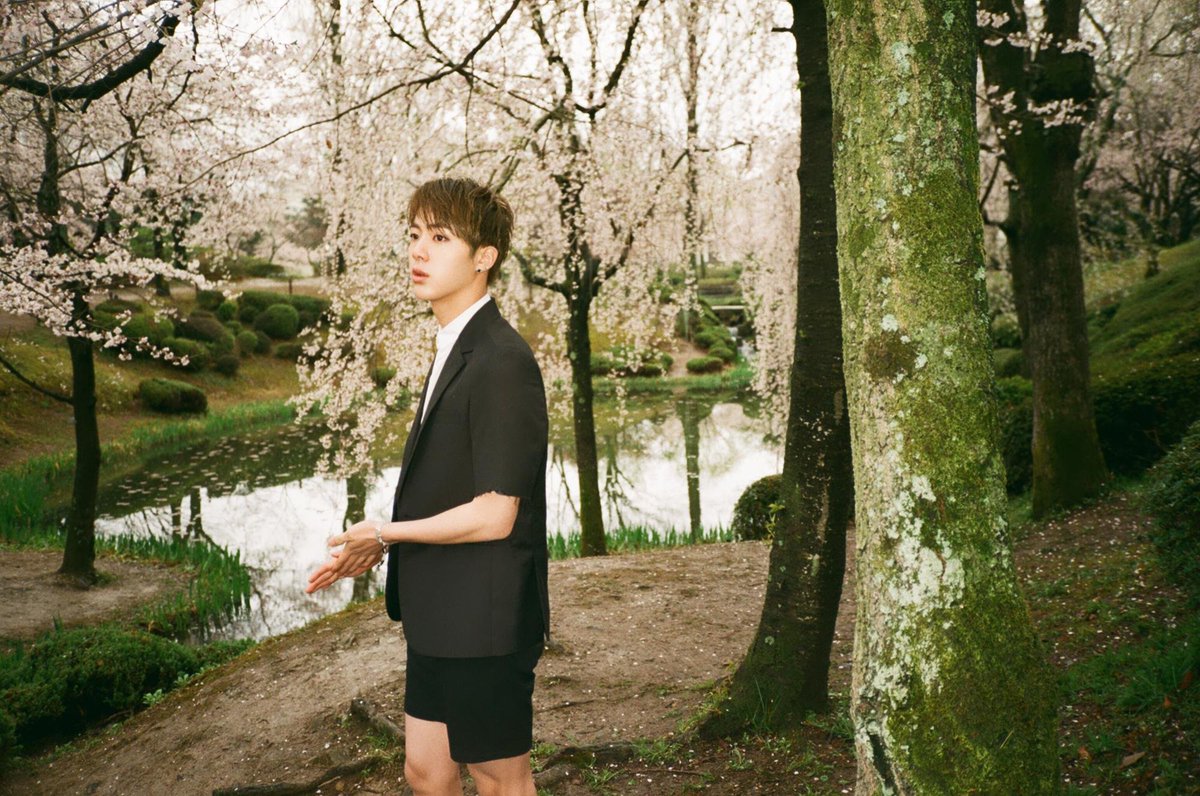 YNWA_BTS2018's tweet photo. #10YearsWithBTS
#HYYH #TheMostBeautifulMomentInLife
#BTS @BTS_twt https://t.co/jn6TzDPhCH