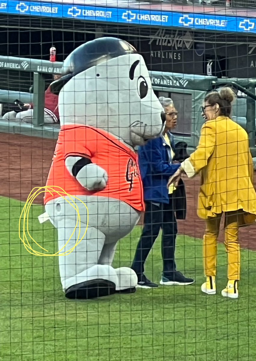 Good lord— is this the new regular Lou Seal, <a href="/SFGiants/">SFGiants</a> ? Who hurt you, new Lou?? PS your tag is still on.