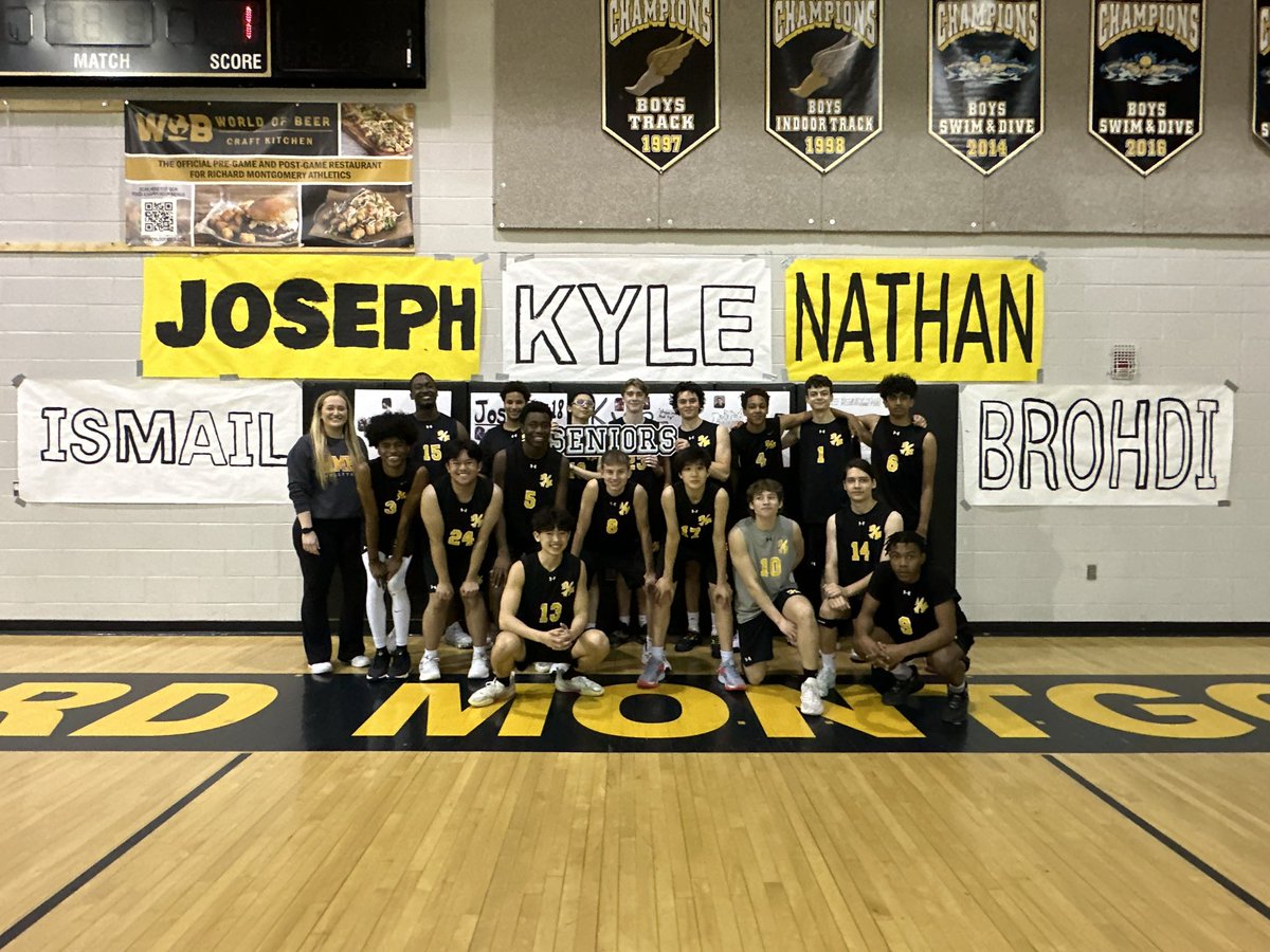 @RocketsSportsRM @RMHS_principal @Rocket__Nation @RMathleticboos1 @RocketsVBALL What a great end to our Senior Night against very tough @GburgAthletics team!! Congratulations to our Rockets and big thank yous to our C/O ‘24: Nathan, Brohdi, Kyle, Ismail, & Joseph!!! 🚀💛🖤♥️🚀