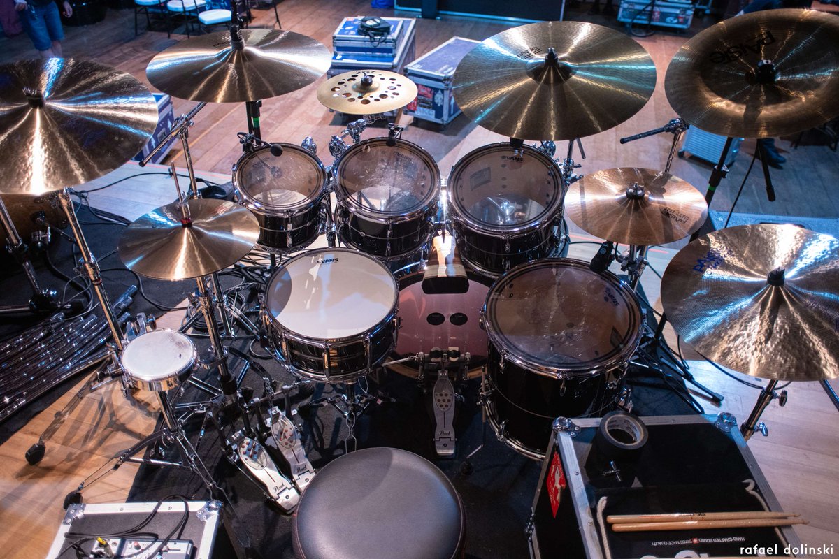 rafaeldolinski's tweet photo. Setup Paiste do Artista Kiko Freitas na Drum Show Tour com Aquiles Priester, em São Paulo https://t.co/jExLbgNyMs