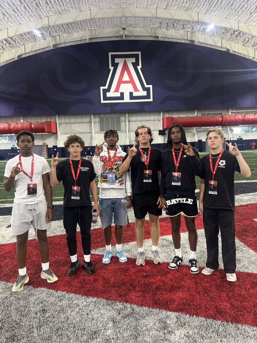 @chaparralpumafb at University of Arizona today! Appreciate @AJMorganFB & @CoachBobbyWade for the hospitality and taking care of all the Legacy Boyz