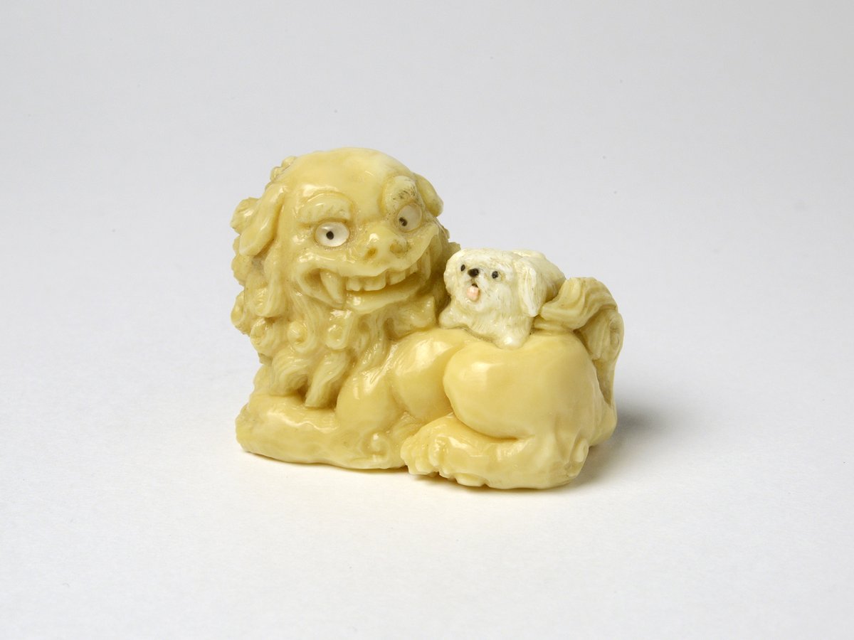 nezunonetsukeya's tweet photo. ▼作品紹介　森謙次　
「道真くん」「獅子とペキニーズ」「大根卸し」
今日は森謙次さんが一日、908号室でお待ちしております！縁起の良い新作の根付を手に取り楽しんでください。 #kam15th #神戸アートマルシェ #kobeartmarche https://t.co/V3AMvOFbhJ