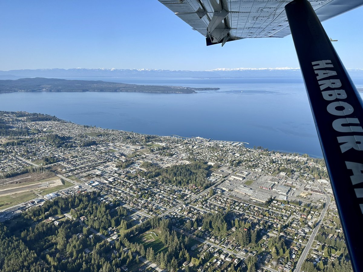 Not a bad commute to work this morning with @HarbourAirLtd