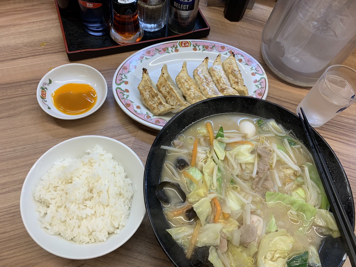 餃子の王将　十三店 昨日はバタバタしてたので一人でサクッとチャンポン&餃子