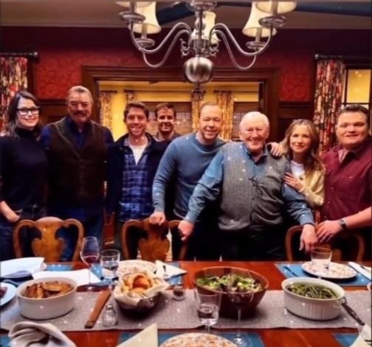 These family dinners mean so much! #SaveBlueBloods 💙❤️