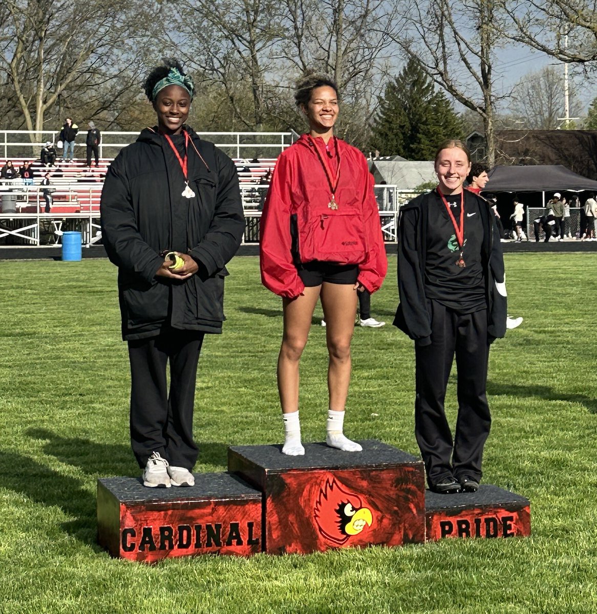 Congratulations to Audrey Goebel who took 3rd in the long jump at the Brookside Invitational!
#onceaRaider
