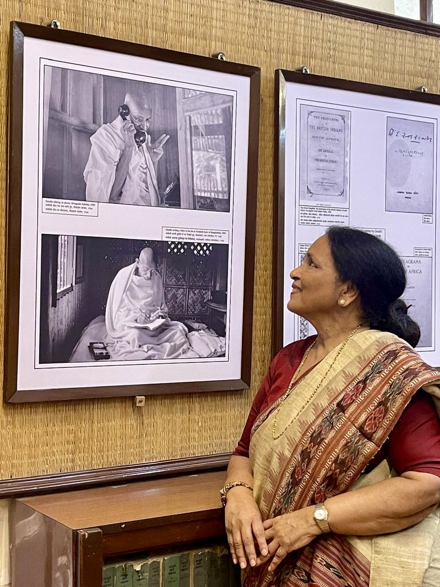 Vijayalakshmi Chhabra, Director General Doordarshan (retired) visited Mani Bhavan to pay tributes to Mahatma Gandhi and Dr. Usha Mehta. #MahatmaGandhi #UshaMehta