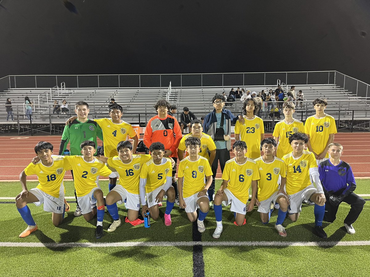 8th grade boys went 1-1 on their debut. Beat Coleman and lost to Howard. Lot of positives and plenty of things to clean up but I’m proud of every last one of them. Andrew Cerda ⚽️⚽️⚽️⚽️ Emmanuel Rico ⚽️ Juan Botello ⚽️ #CanaBoys #LaMasia #Family