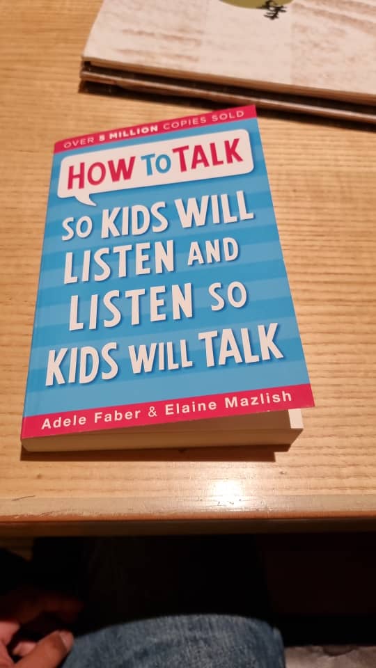 ChemEngMY's tweet photo. My go-to book to improve listening skill (super important skill when it comes to leadership)

Recommended by Simon Sinek.

And I highly recommend this. https://t.co/fZjZgA5Ovw