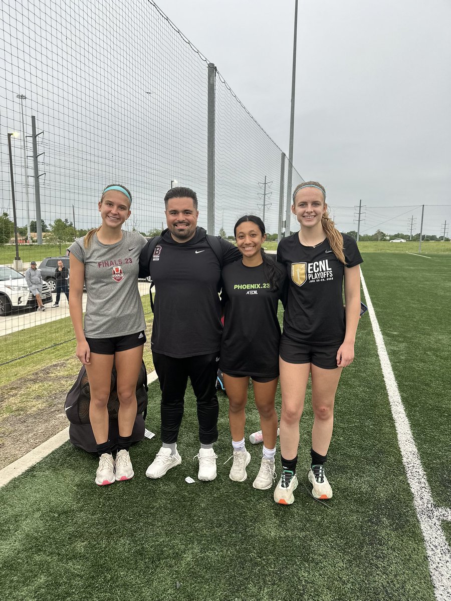 Thank you coaches @KiaMcNeill and @CoachAndreReis for coming to Texas to host a @BrownU_WSoccer ID Camp! I had a great time with my @StingECNL08 teammates @GraulAbby and @DaliMaheer @CoachTatu @adamflynnAF @ImYouthSoccer @TopDrawerSoccer @PrepSoccer @TheSoccerWire