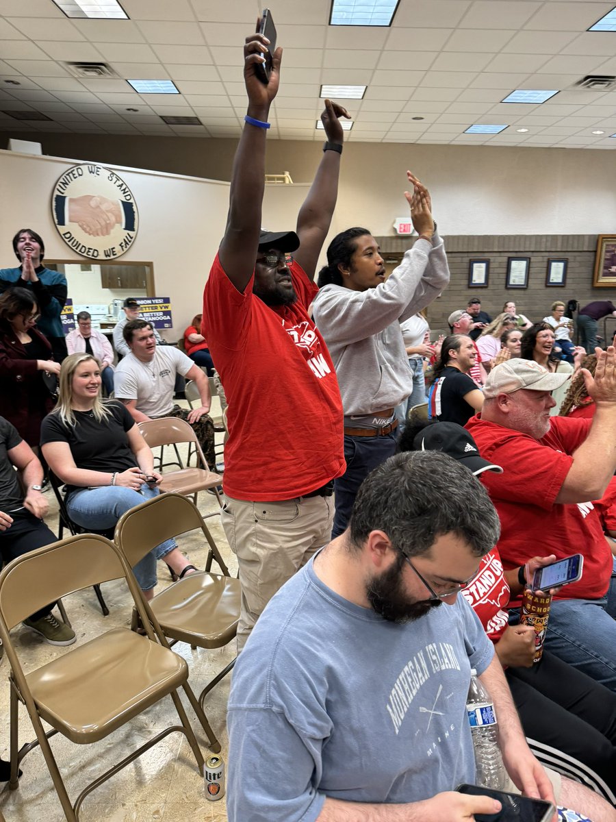 brotherjones_'s tweet photo. Watching history tonight in Chattanooga, as Volkswagen workers voted in a landslide to join the @UAW.

Despite pressure from Gov. Lee, this is the first auto plant in the South to unionize since the 1940s.

This incredible victory for labor will transform Tennessee and the South! https://t.co/x0yBdNvSR8