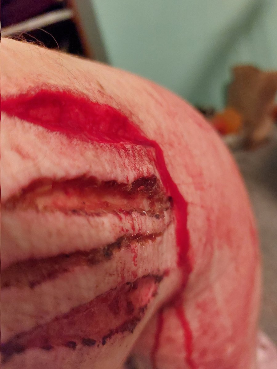 SPAM29633408's tweet photo. SFX MAKE UP MAKEUP, FAKE FAKE FAKEROONI
.
Bear attack🙀 grrr🐻
.
#shtwt #988twt #sliceytwt #ouchietwt #kmstwt #g0retwt #yellowspongetwt #beanstwt https://t.co/VaD12uDihV