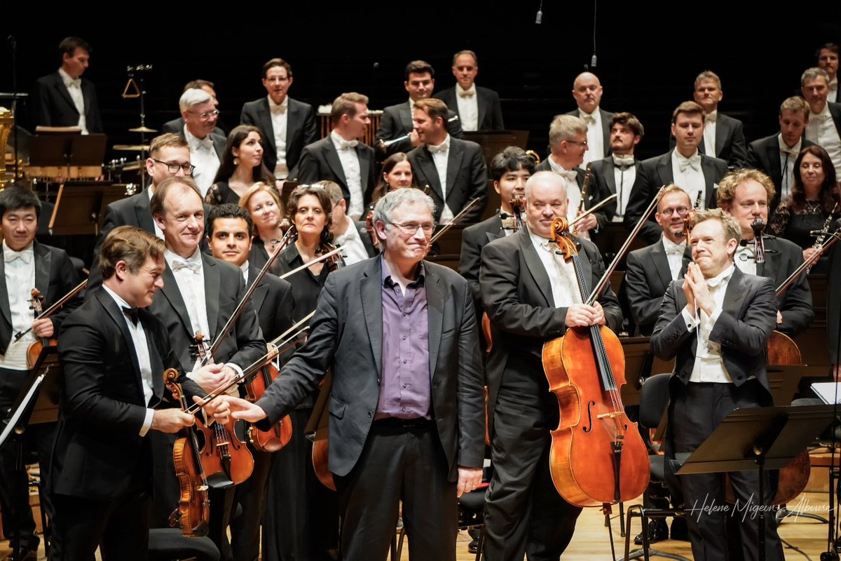 🎶 Bravo @Munich_Phil conducted by @djharding with @RCapucon #violin for this amazing #concert at the @philharmonie de #Paris ! 👏👏👏 🎼 #ThierryEscaich #Audelàdurêve #ViolinConcerto 🎼 #Bruckner #Symphony4 📷 @helene_mahln - 2024 apr.19 #ClassicalMusic #MünchnerPhilharmoniker