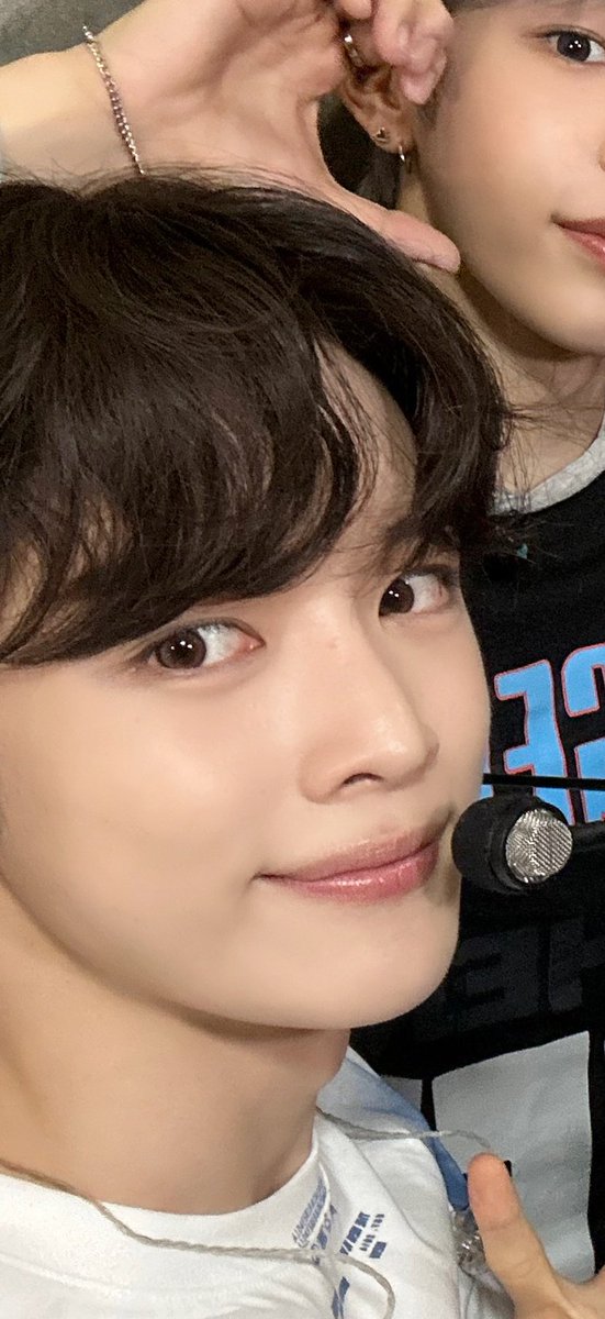 240420 라이즈 위버스 미디어 

성찬이 메컵 예뻐