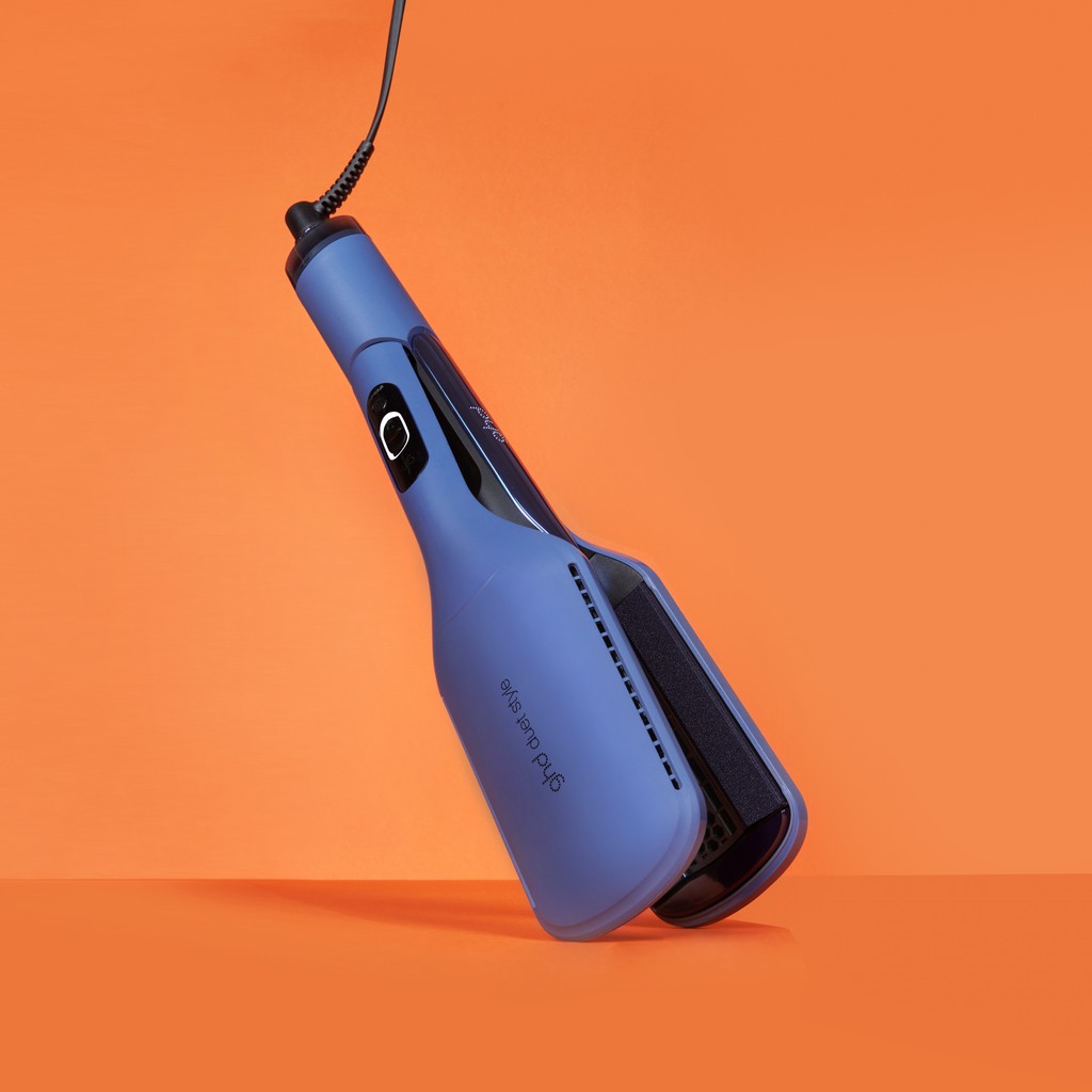 Bring the confidence to channel good hair days that look good on screen and IRL with the NEW ghd colour crush collection and the ghd duet style in elemental blue. 💙

#ghdduetstyle #ghdhair #ghdsouthafrica