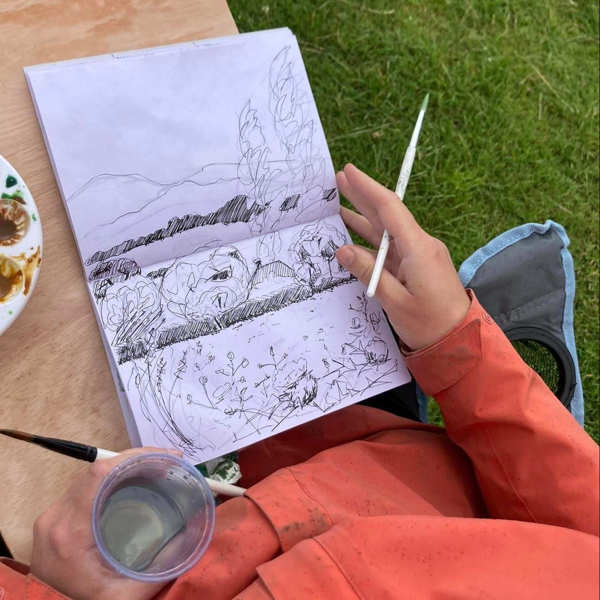 Drawing for Enjoyment with Frank Hayes 27 Apr / 18 May, 2-4pm We're delighted to welcome Frank Hayes to lead two inclusive and supportive drawing workshops at CAMPLE LINE this Spring 🌼 🎟️ Book via link in bio All welcome, no previous experience required All materials provided