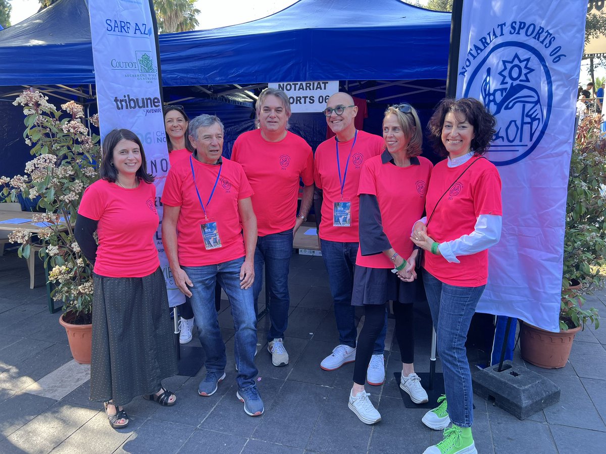 En place sur le stand 🏃‍♀️🏃🏃‍♂️ et en forme pour les courses du 21e Challenge des Notaires au @semimarathondenice