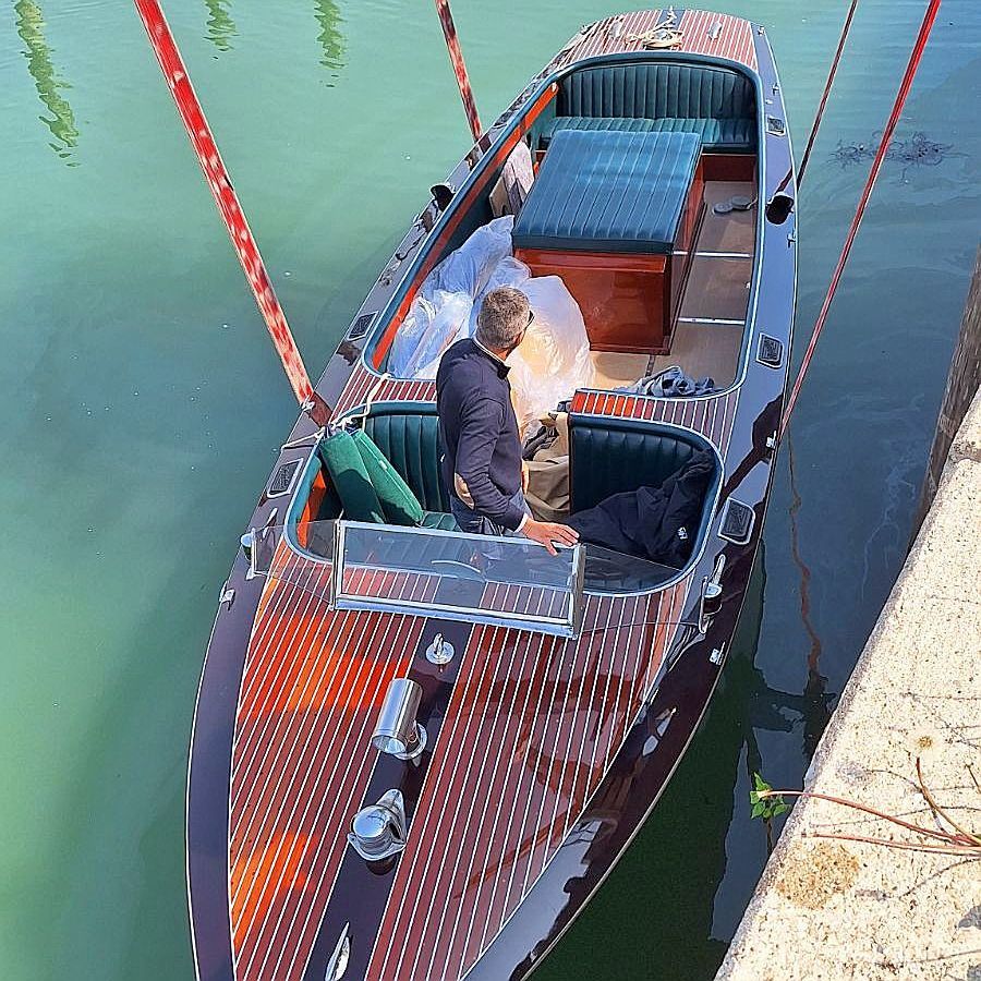 A view of our beautiful new Hacker Craft 'Tender to Talitha G'  after being freshly painted.
#Hacker #beautiful #classicboats #Venedig #Venise #luxury #biennale #Venice #travel #classicboatsvenice
