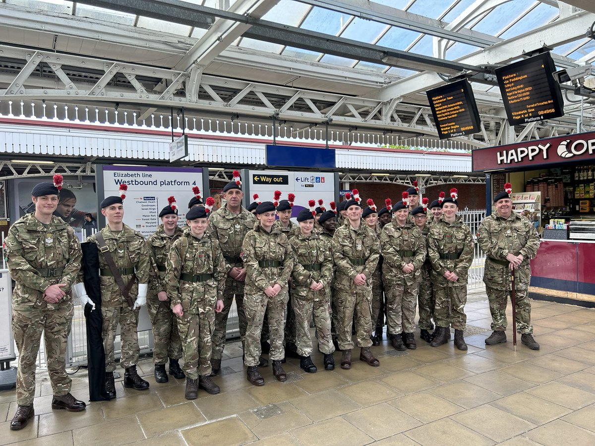 45 Det on route to Westminster for the St George’s Day parade @ACF_NELondon #fusilier