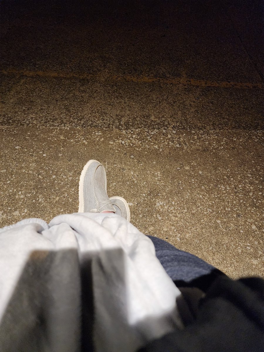 2am waiting in line for <a href="/ATEEZofficial/">ATEEZ(에이티즈)</a>
RSD drop! Hurried over after the Coachella stage ! 
#RSD #ATEEZ
#RecordStoreDay2024
#ATEEZatCoachella #Coachella   
#CHELLATEEZ