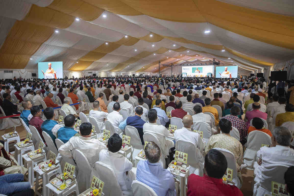 On this day in 2019, His Holiness Mahant Swami Maharaj, along with the leadership of the UAE, laid the foundation stone for the #AbuDhabiMandir in the Vedic Shilanyas ceremony. #TodayInHistory #History #AbuDhabiMandir