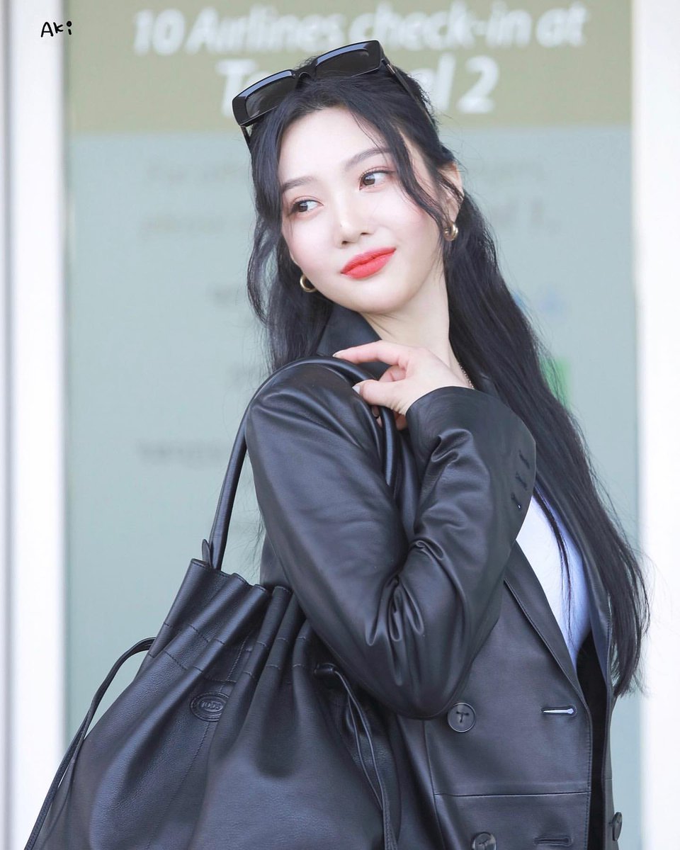 joystgrm's tweet photo. [INSTAGRAM POST] - 10P

The Art of Craftsmanship🧡✈️

@.tods 🧡
#TodsVenezia #TodsHeritage #Tods 🧡
https://t.co/Qx0CzEhZAn

@RVsmtown #RedVelvet #레드벨벳 #Joy #조이 #Chill_Kill 
240420 · 15:25:10 KST https://t.co/5liVXe3I1p