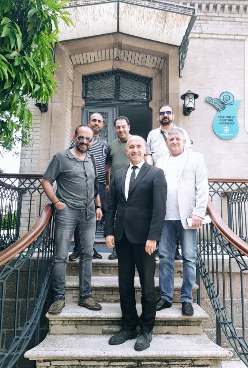 ROMACTED almış olduğumuz hibe desteği ile Konak Belediyemiz ve İzmir Sahne Çalışanları Derneği ile birlikte yürütmüş olduğumuz 'Roman Müzik Okulu' projemizin değerlendirme toplantısını yaptık.
